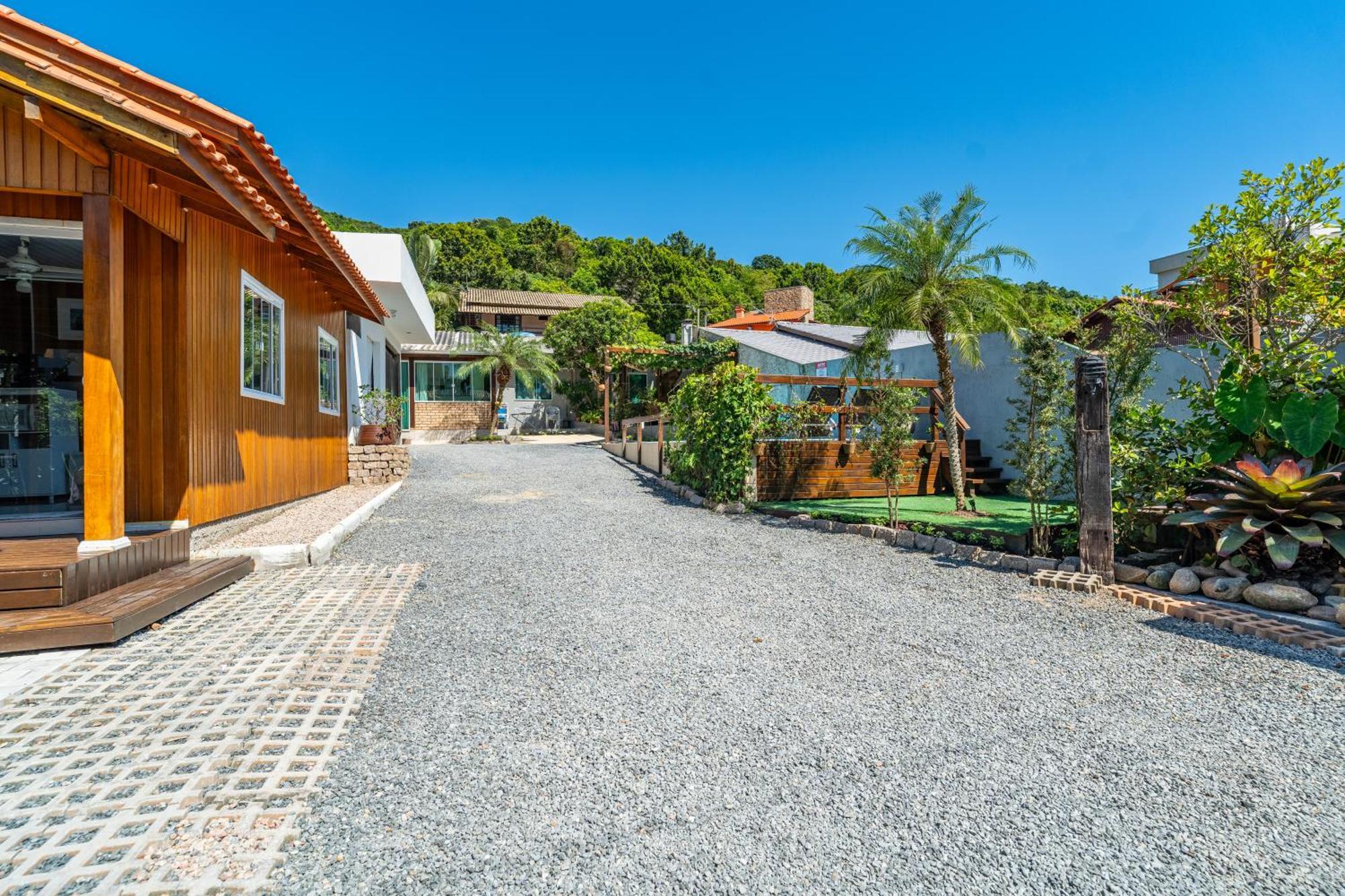 Residencial Com Piscina Possui Jacuzzi Aquecida Com Hidromassagem Villa Bombinhas Luaran gambar