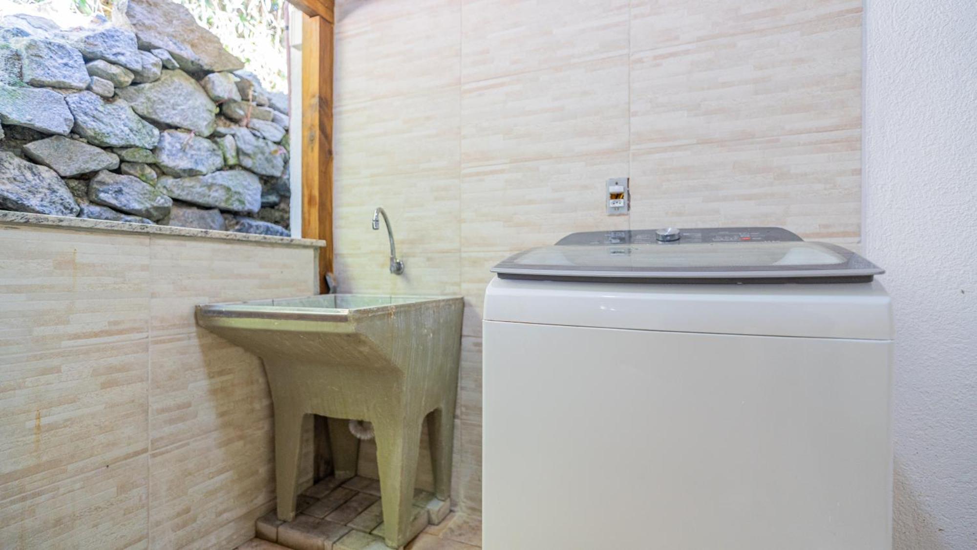 Residencial Com Piscina Possui Jacuzzi Aquecida Com Hidromassagem Villa Bombinhas Luaran gambar