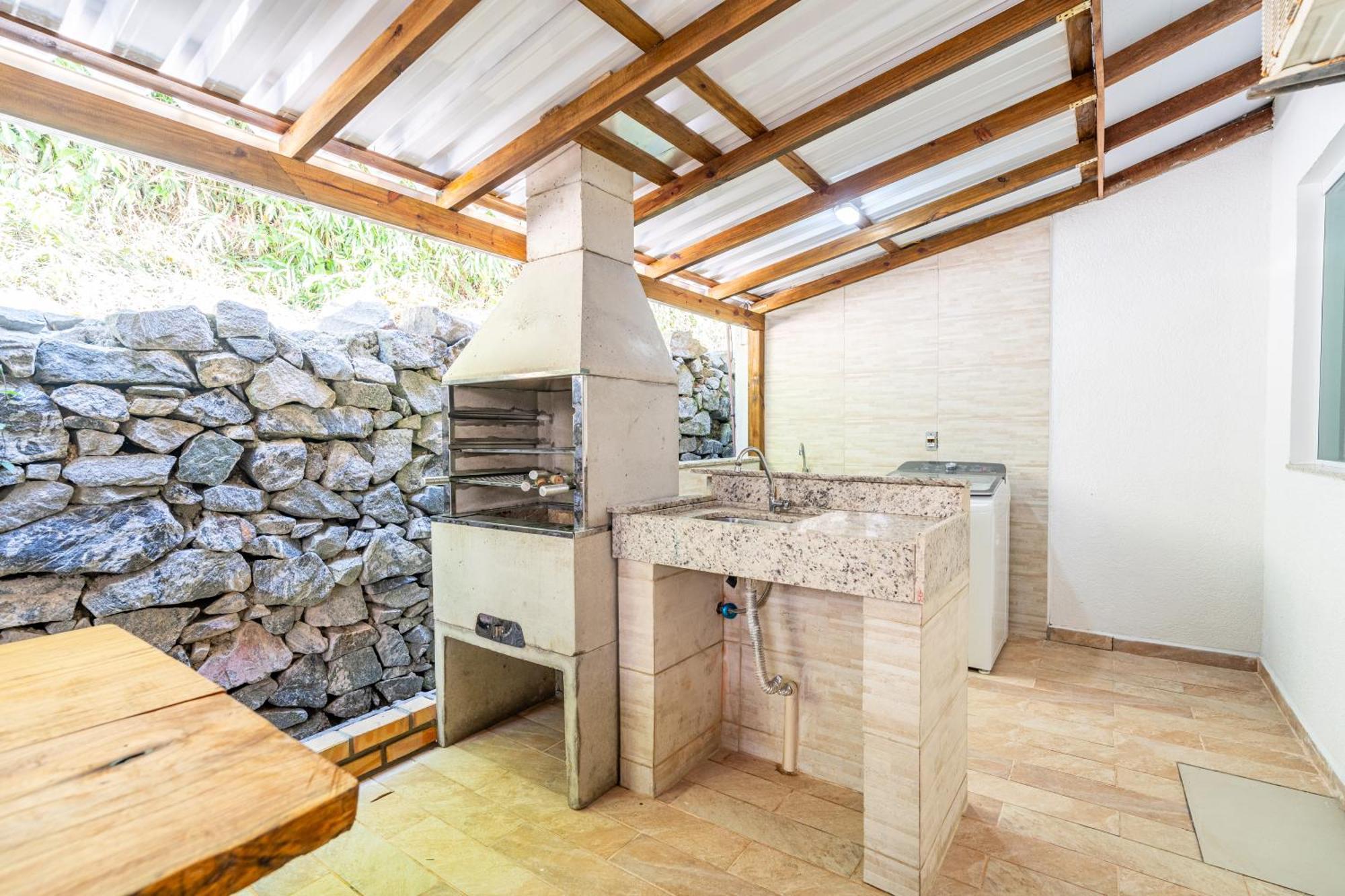 Residencial Com Piscina Possui Jacuzzi Aquecida Com Hidromassagem Villa Bombinhas Luaran gambar