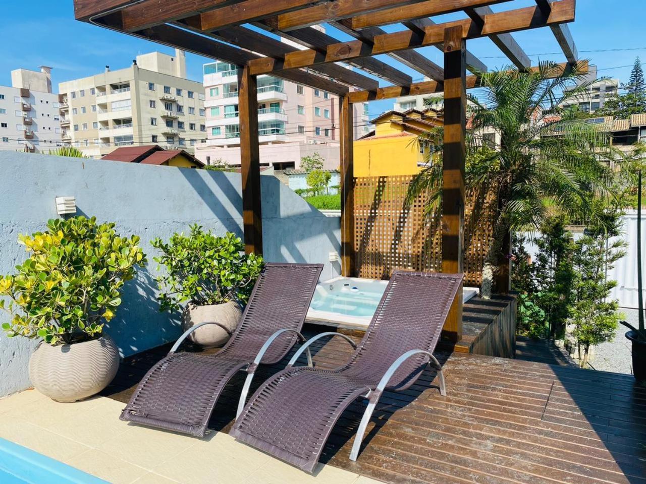 Residencial Com Piscina Possui Jacuzzi Aquecida Com Hidromassagem Villa Bombinhas Luaran gambar