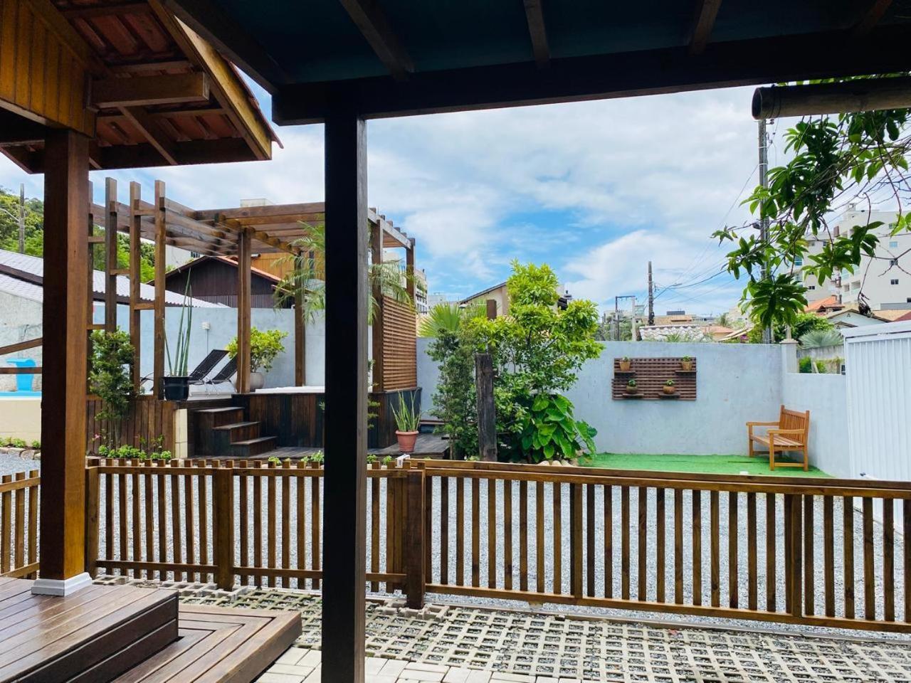 Residencial Com Piscina Possui Jacuzzi Aquecida Com Hidromassagem Villa Bombinhas Luaran gambar