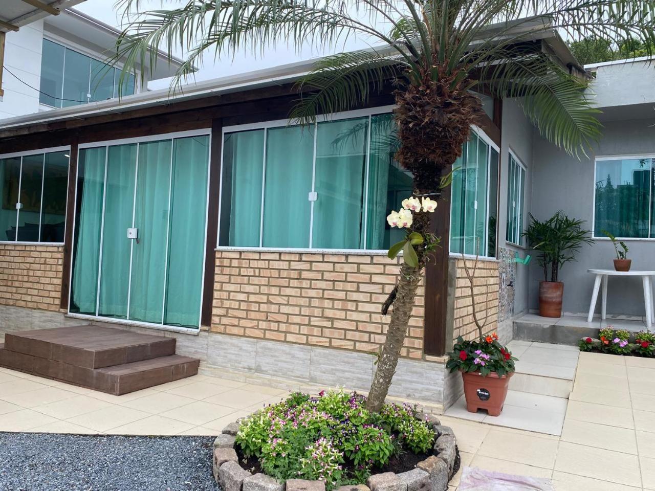 Residencial Com Piscina Possui Jacuzzi Aquecida Com Hidromassagem Villa Bombinhas Luaran gambar