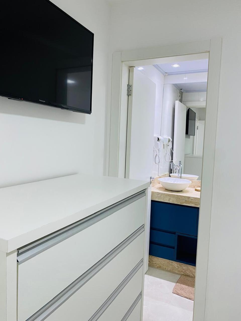 Residencial Com Piscina Possui Jacuzzi Aquecida Com Hidromassagem Villa Bombinhas Luaran gambar