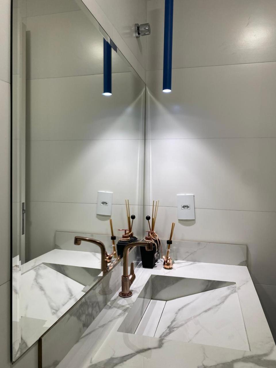 Residencial Com Piscina Possui Jacuzzi Aquecida Com Hidromassagem Villa Bombinhas Luaran gambar