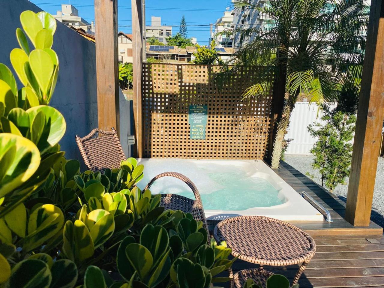 Residencial Com Piscina Possui Jacuzzi Aquecida Com Hidromassagem Villa Bombinhas Luaran gambar